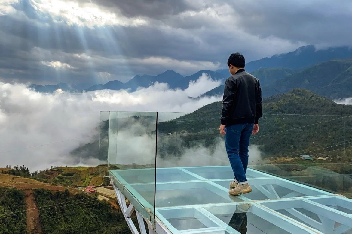 Diem check-in o O Quy Ho thu phi trai phep, gay nguy hiem tinh mang? hinh anh