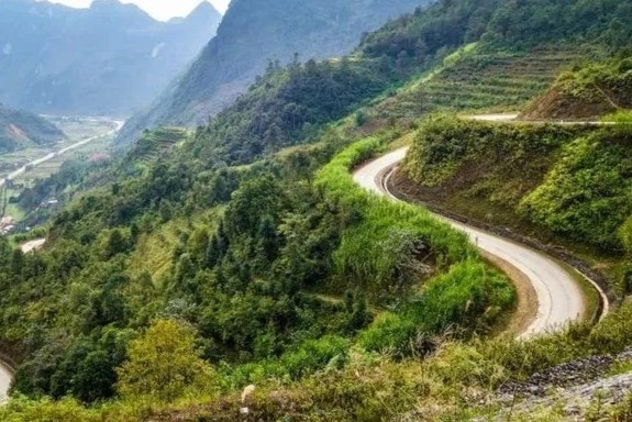 Khach Tay phuot xe may 10.000 km khi du lich Viet Nam hinh anh