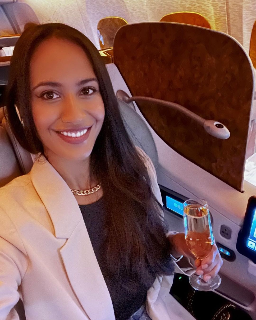 tiep vien hang khong anh 2