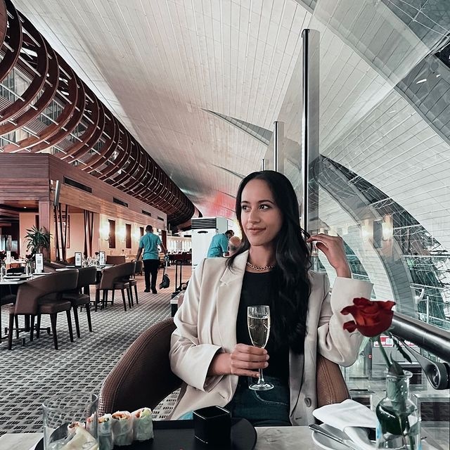 tiep vien hang khong anh 1