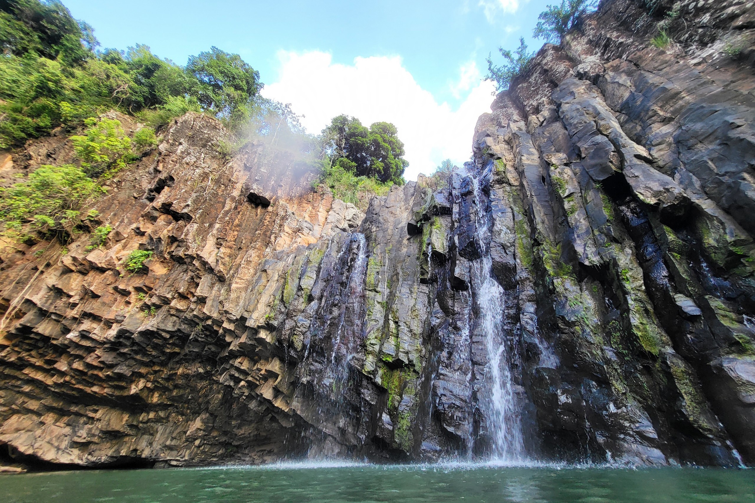 Ganh Da Dia tren can o Phu Yen dep nhung kho di hinh anh