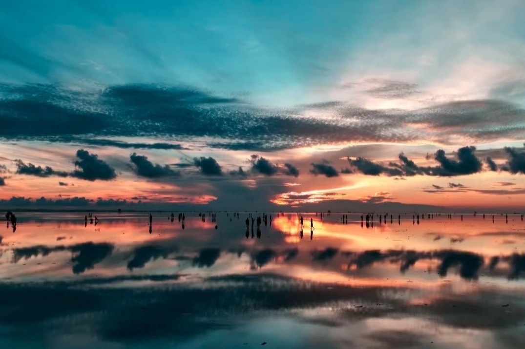 Troi dat giao thoa o bien vo cuc Thai Binh hinh anh