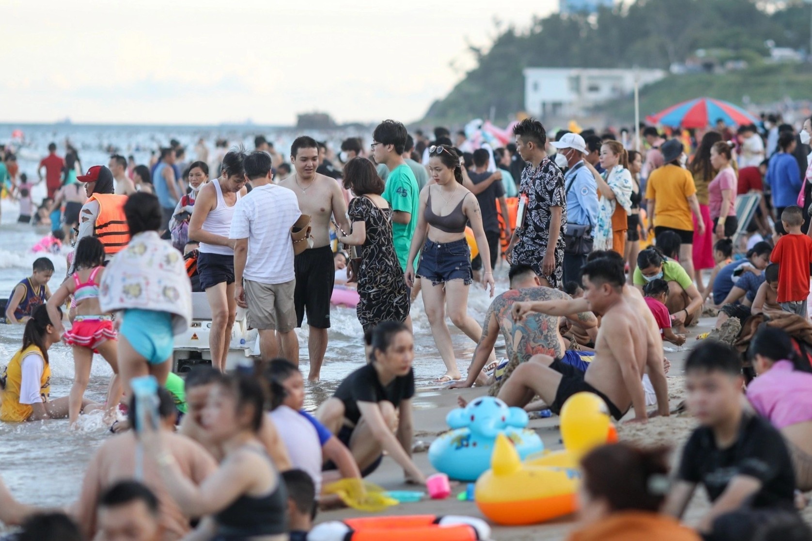 Du lich 2/9 khong bung no hinh anh