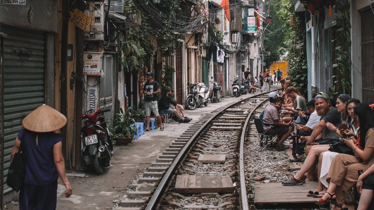 đóng cửa phố đường tàu ảnh 2 dong cua pho duong tau anh 2