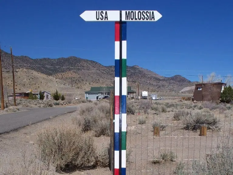cộng hòa molossia ảnh 5 cong hoa molossia anh 5