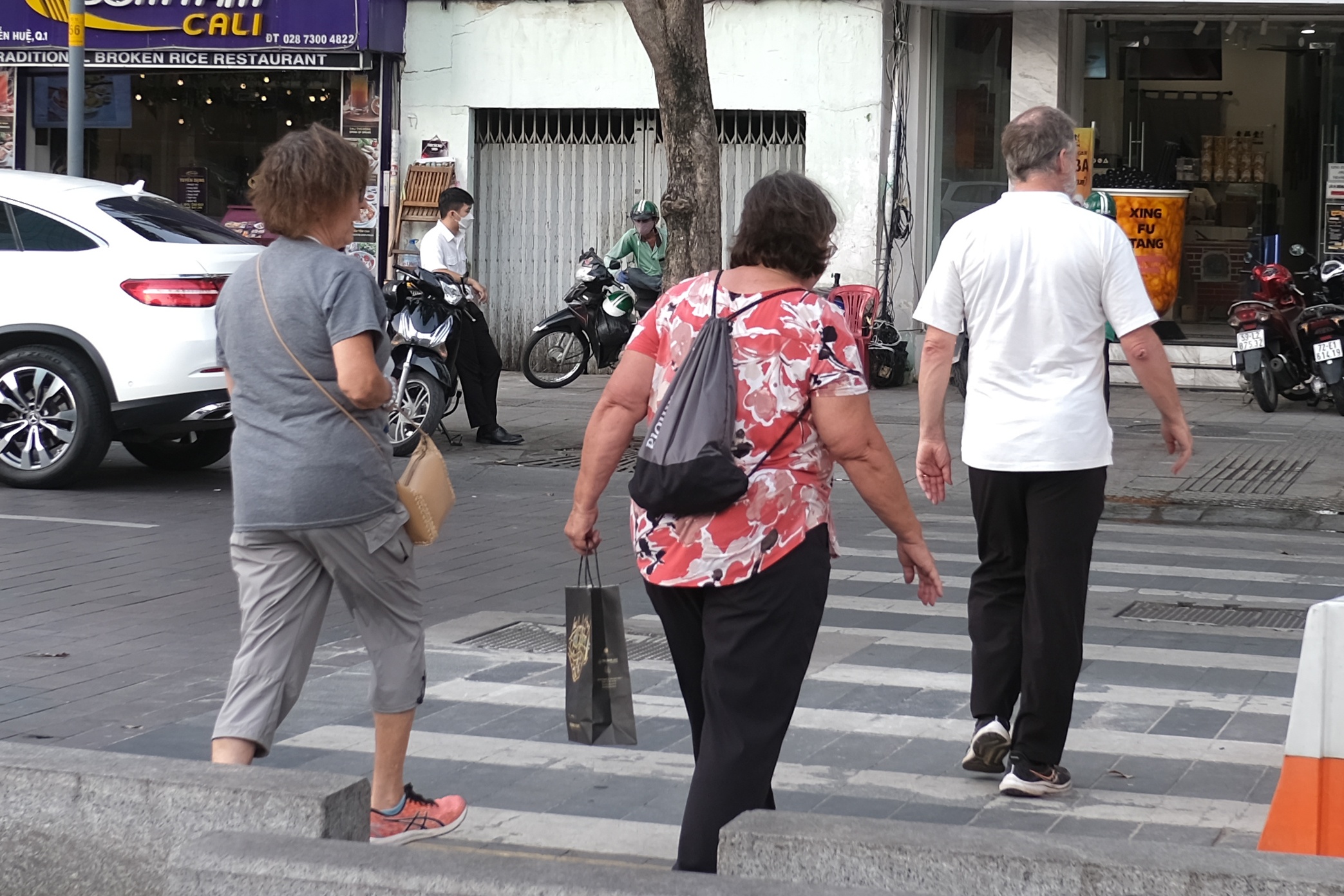 khach nuoc ngoai anh 2