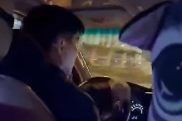 Taxi Da Lat quang hanh ly, doa danh du khach hinh anh