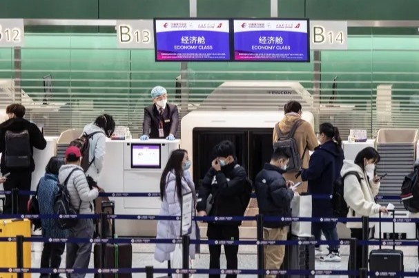 Vua duoc noi long, nguoi Trung Quoc da muon di nuoc ngoai hinh anh