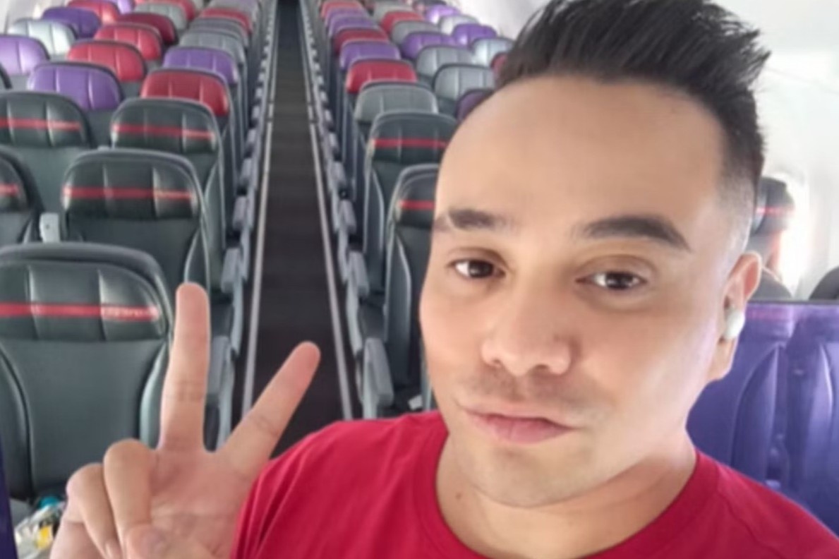 Du khach ke lai 'chuyen bay ma' hinh anh