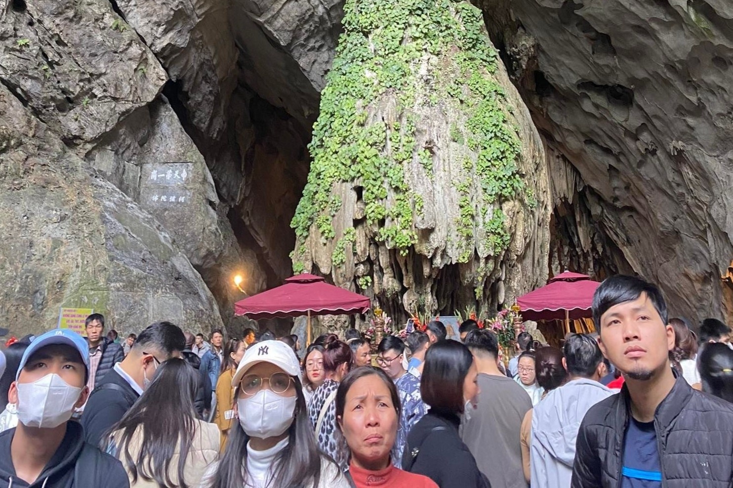 Mat mot gio moi nhich duoc 500 m len chua Huong hinh anh