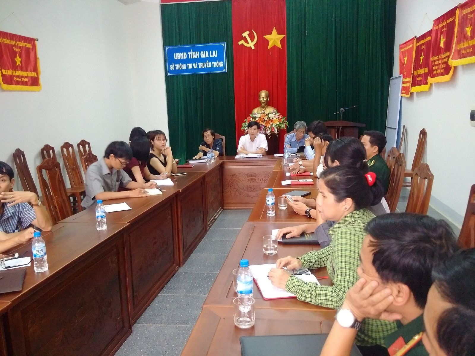 Con bi thu huyen duoc bo nhiem 'than toc': Vi pham quy trinh to chuc hinh anh