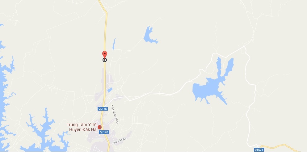 Hai xe khach doi dau anh 3