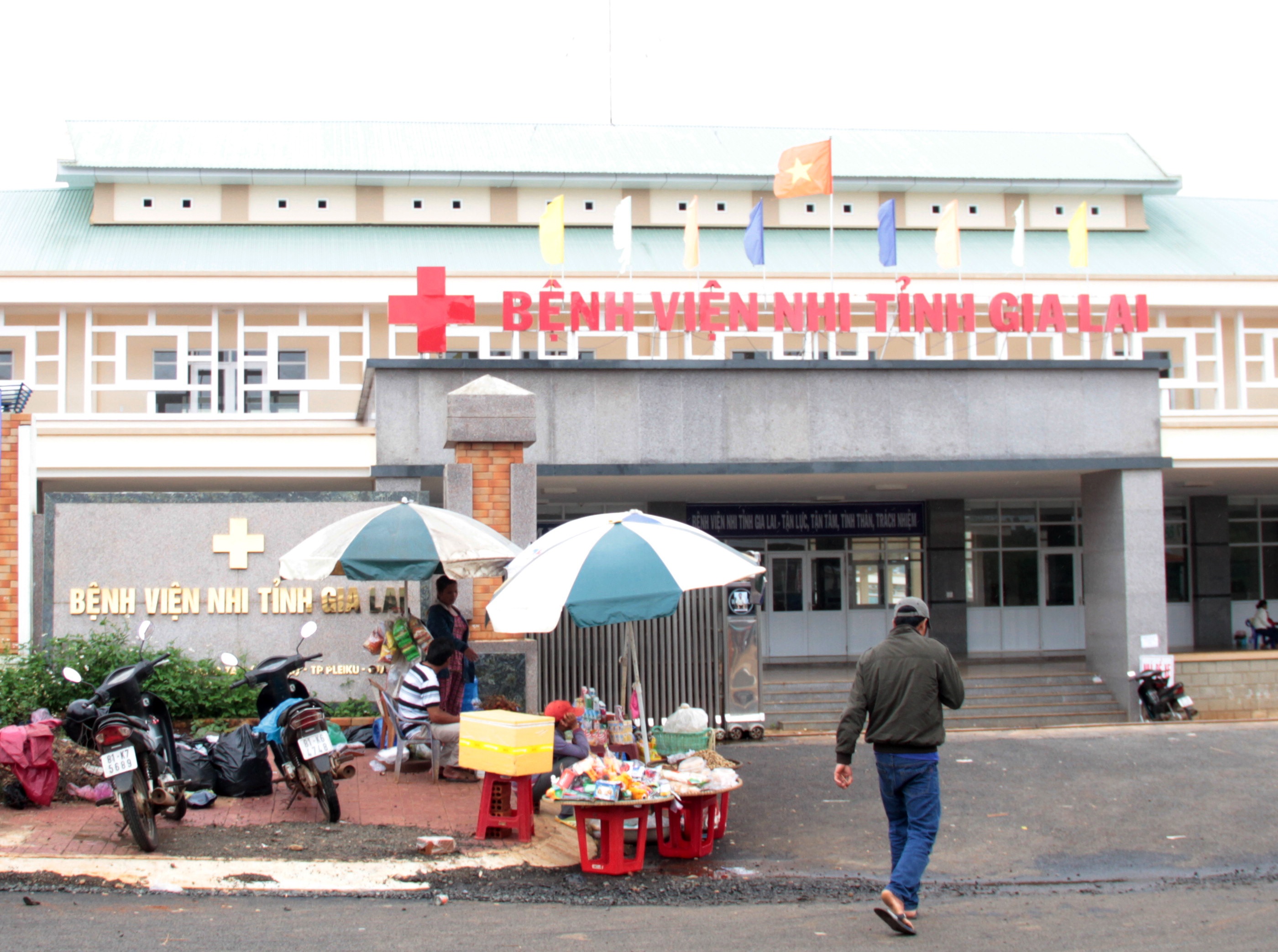 Be 14 thang tuoi tu vong tai benh vien nhi hinh anh