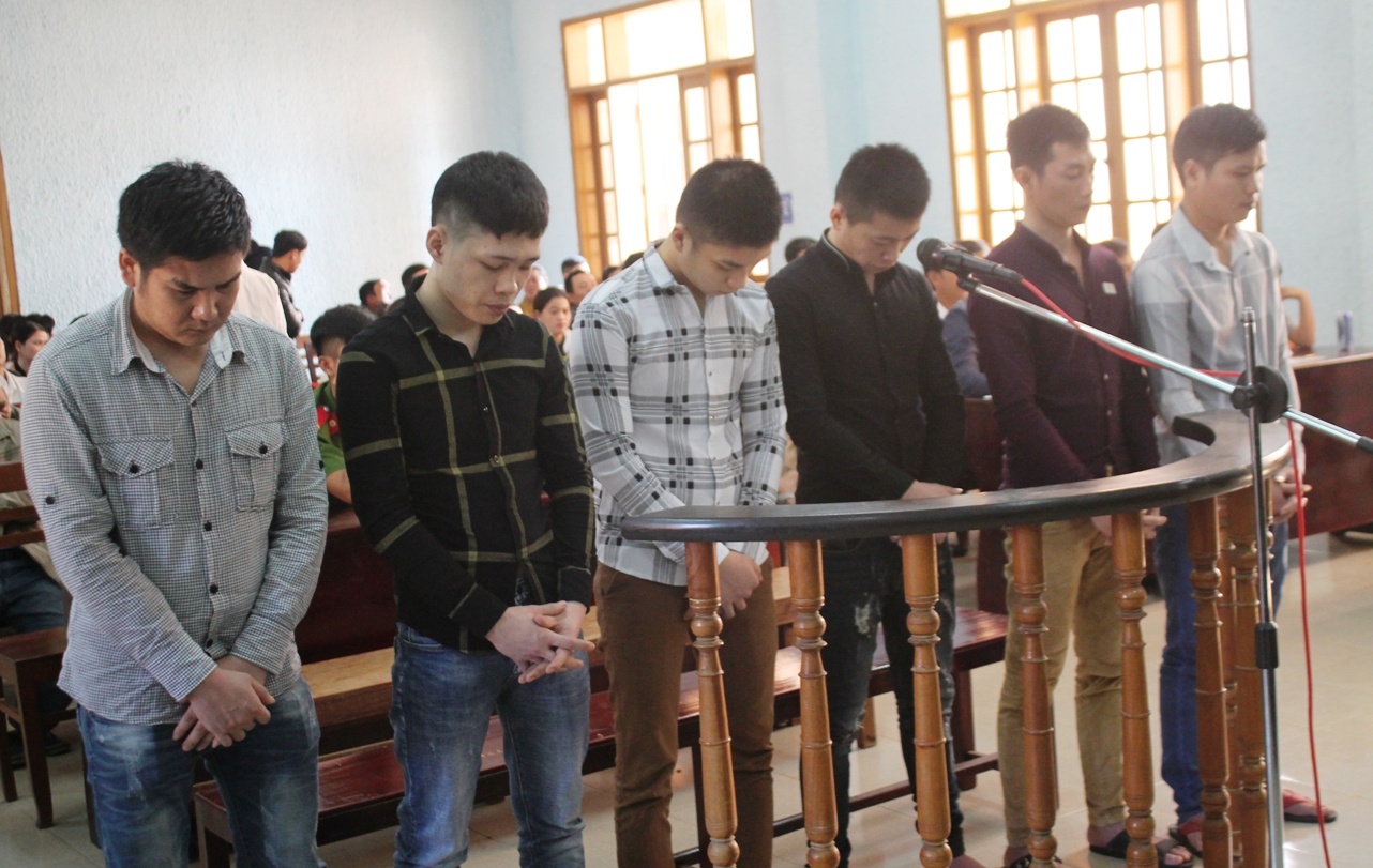 Ga giang ho dam chet ky su tu chuyen che vong tay hinh anh