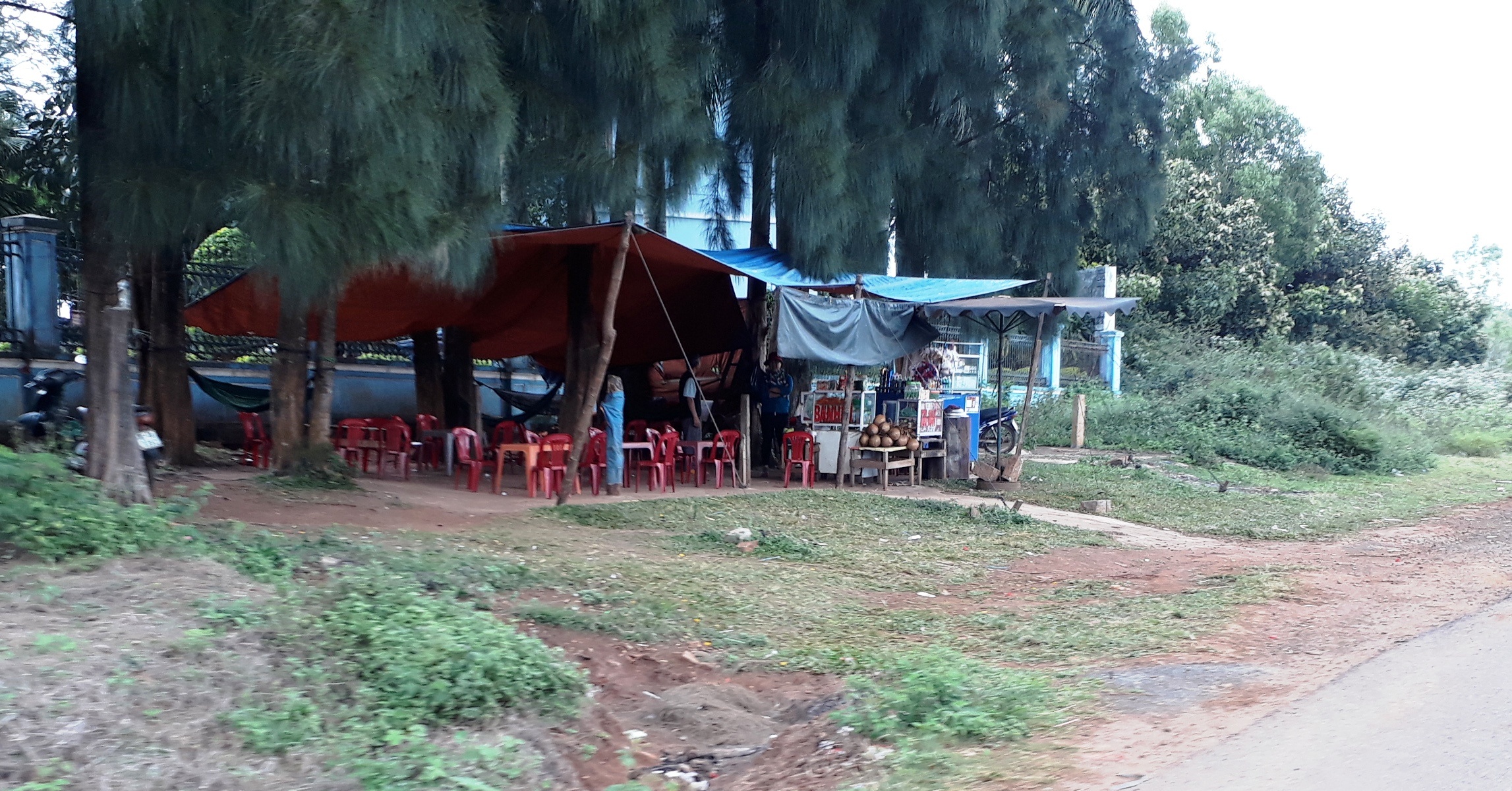 Nam sinh lop 10 bi ban nguy kich hinh anh