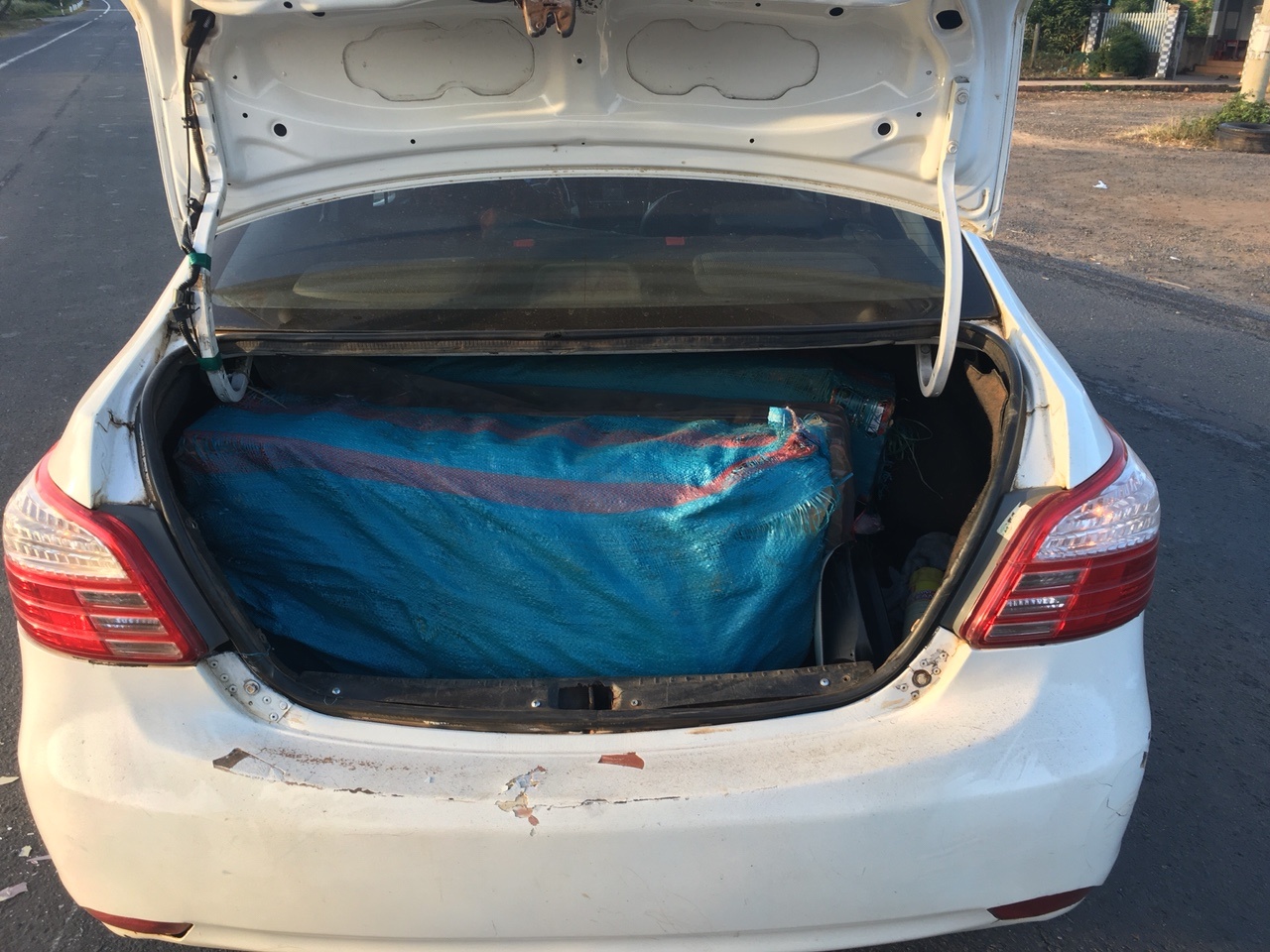 bắt xe taxi chở pháo gây tai nạn ảnh 2 bat xe taxi cho phao gay tai nan anh 2