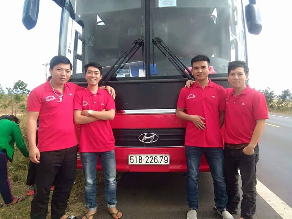 Tim thay xe khach bi cuop hinh anh