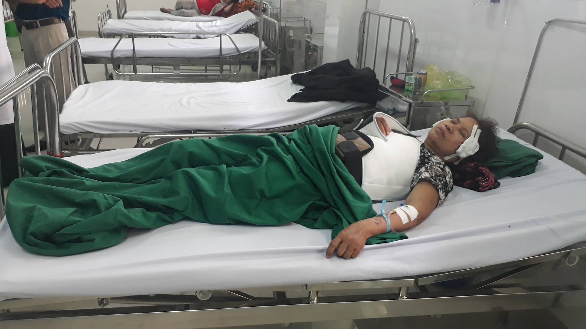 Tai xe don so dan den tai nan tren deo Lo Xo hinh anh