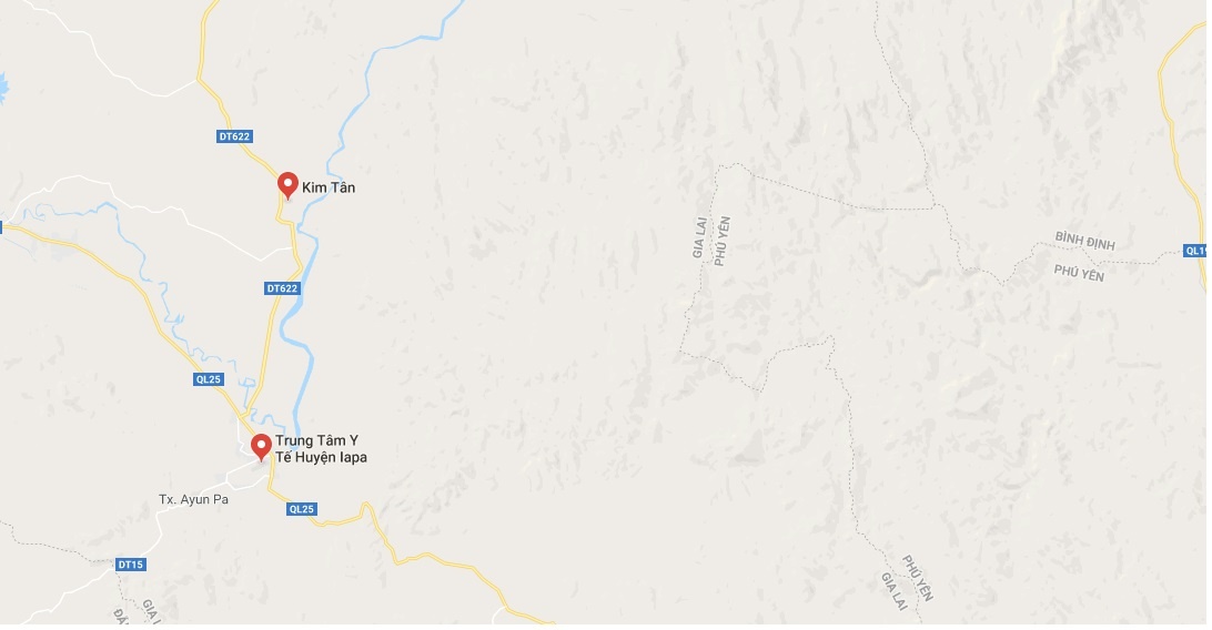 Xe chở mật mía đứt lìa sau tai nạn ảnh 2 Xe cho mat mia dut lia sau tai nan anh 2