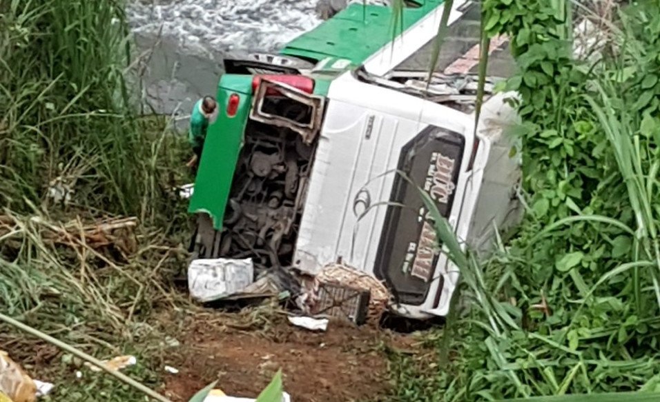 Lời kể nạn nhân vụ tai nạn trên đèo Lò Xo ảnh 3 Loi ke nan nhan vu tai nan tren deo Lo Xo anh 3