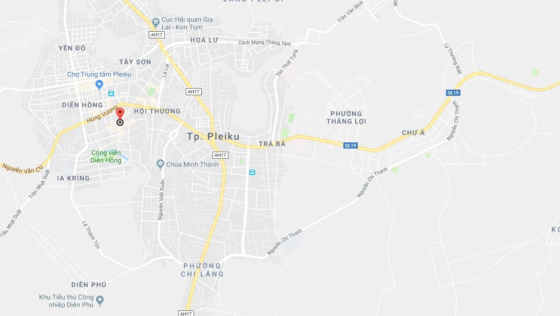 Tông vào cột điện 2 thanh niên tử vong ảnh 2 Tong vao cot dien 2 thanh nien tu vong anh 2