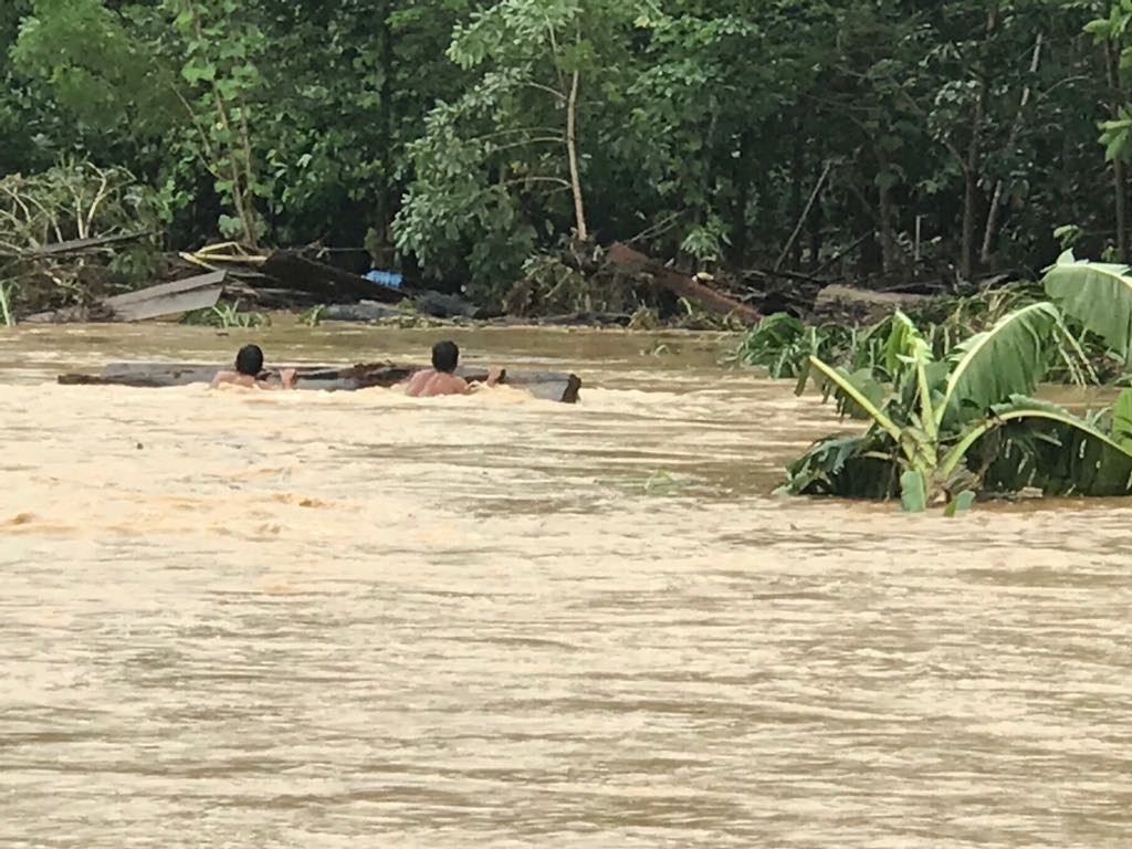 Hang tram nguoi dan bi co lap do lut anh 2