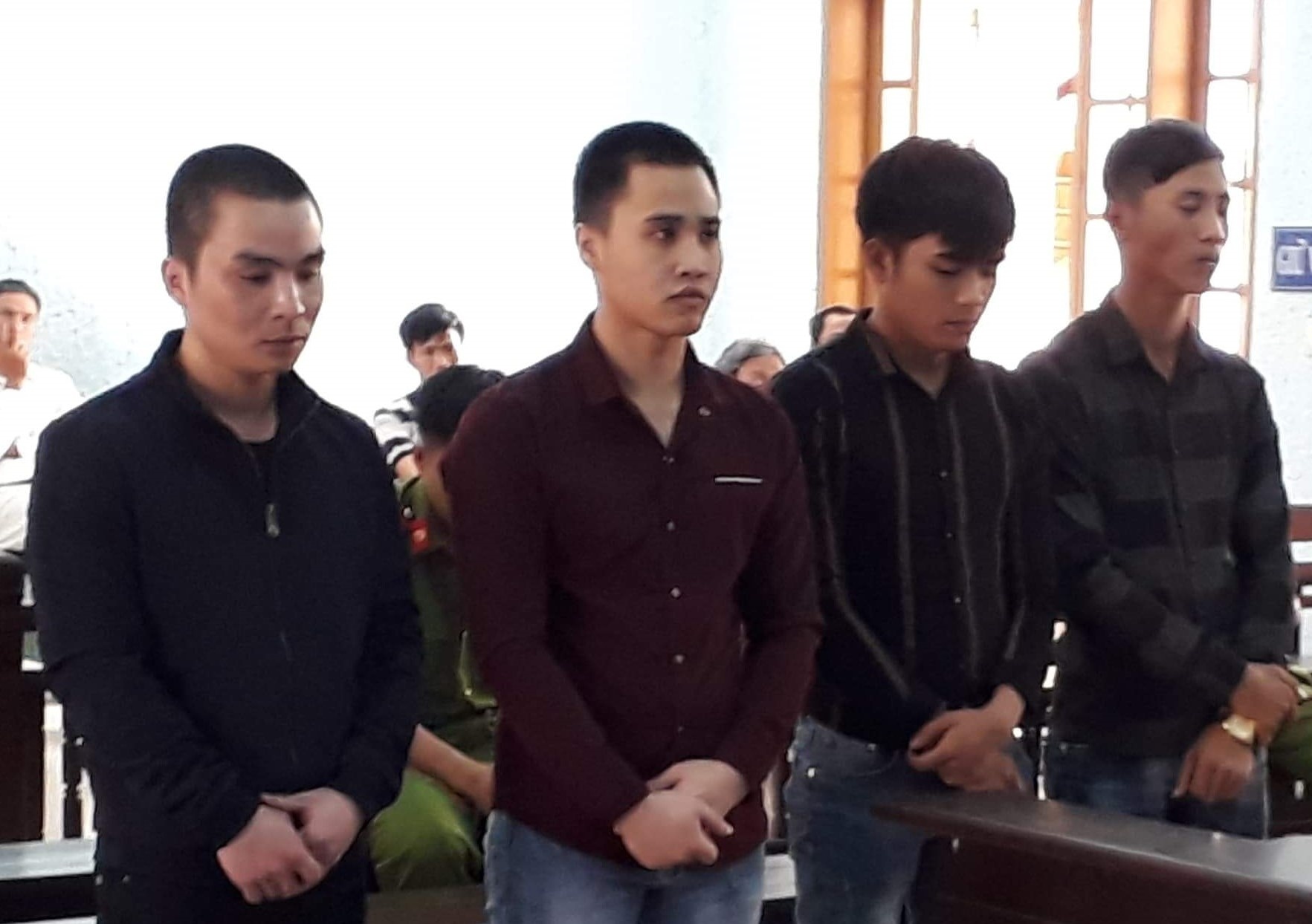 Chem chet nguoi vi khong mua duoc thuoc la hinh anh
