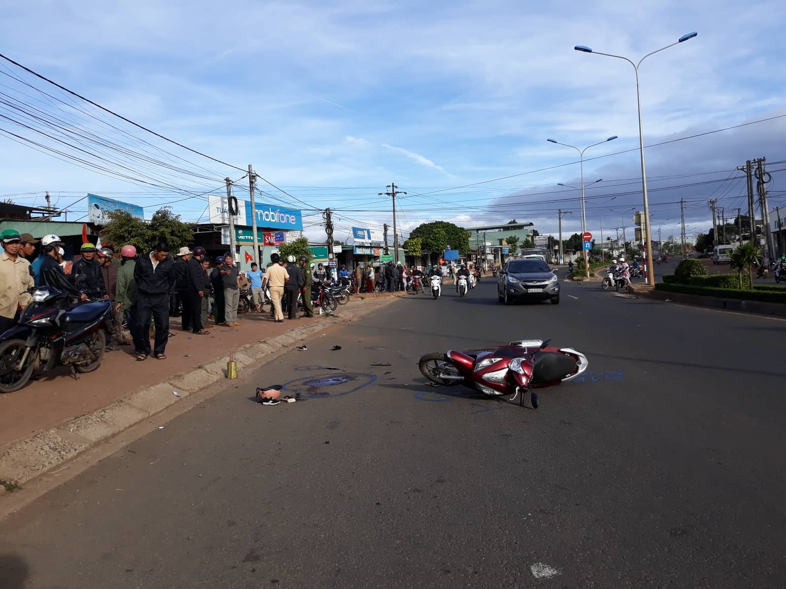 Tai nạn giao thông 4 người thương vong ảnh 2 Tai nan giao thong 4 nguoi thuong vong anh 2