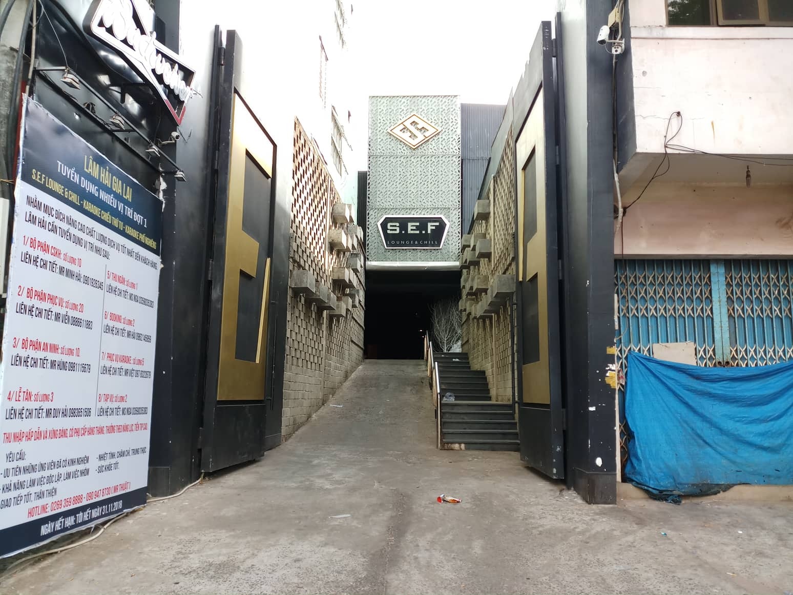 Cong an dot kich quan bar anh 1