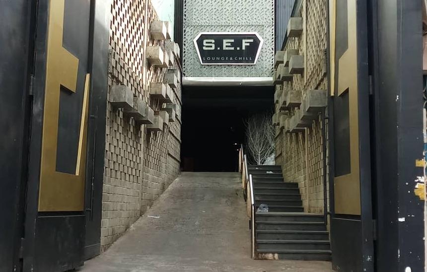 Dot kich quan bar phat hien 57 nguoi duong tinh voi ma tuy hinh anh