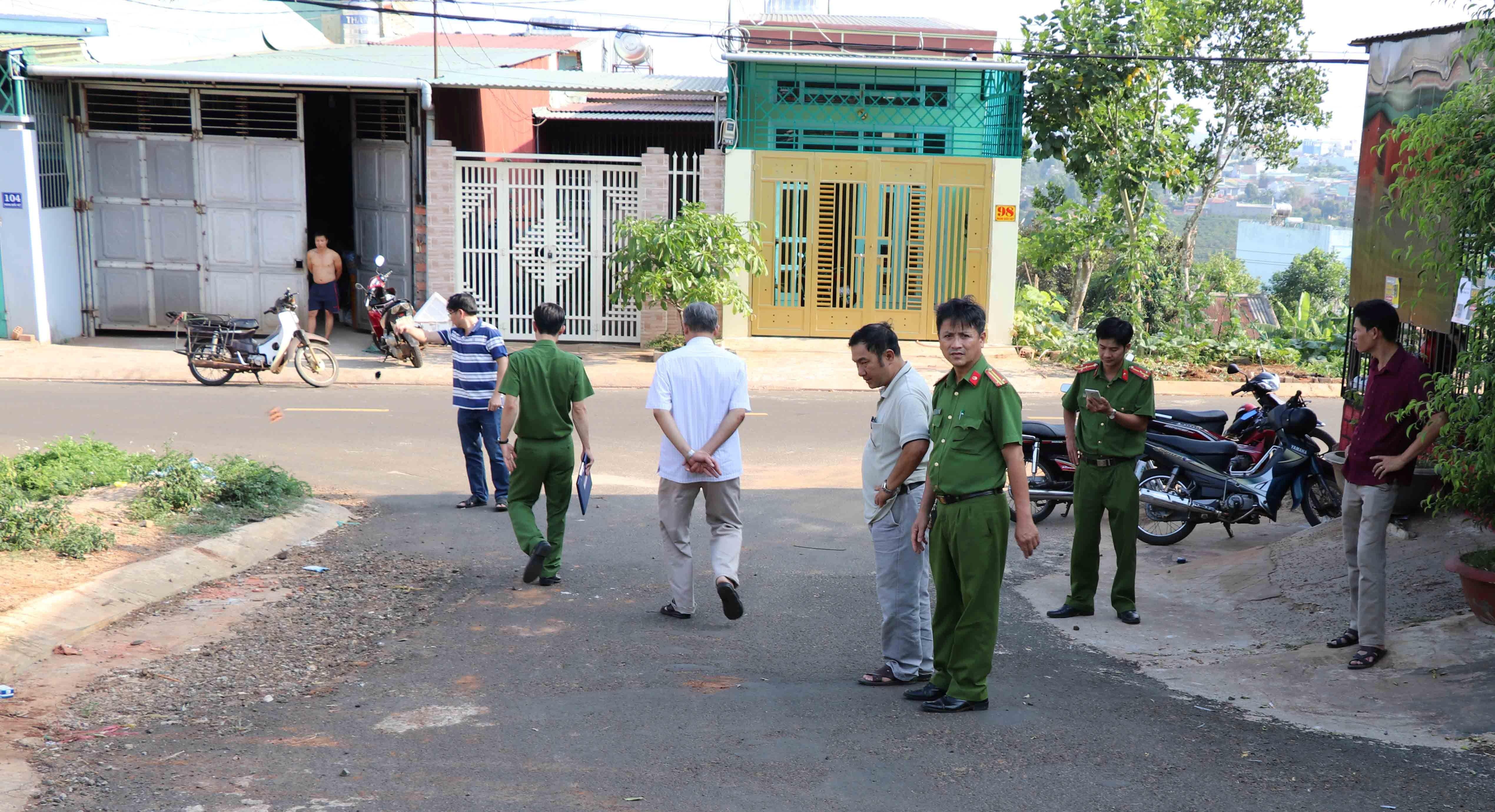 Nam sinh lop 11 bi dam chet khi tan truong hinh anh