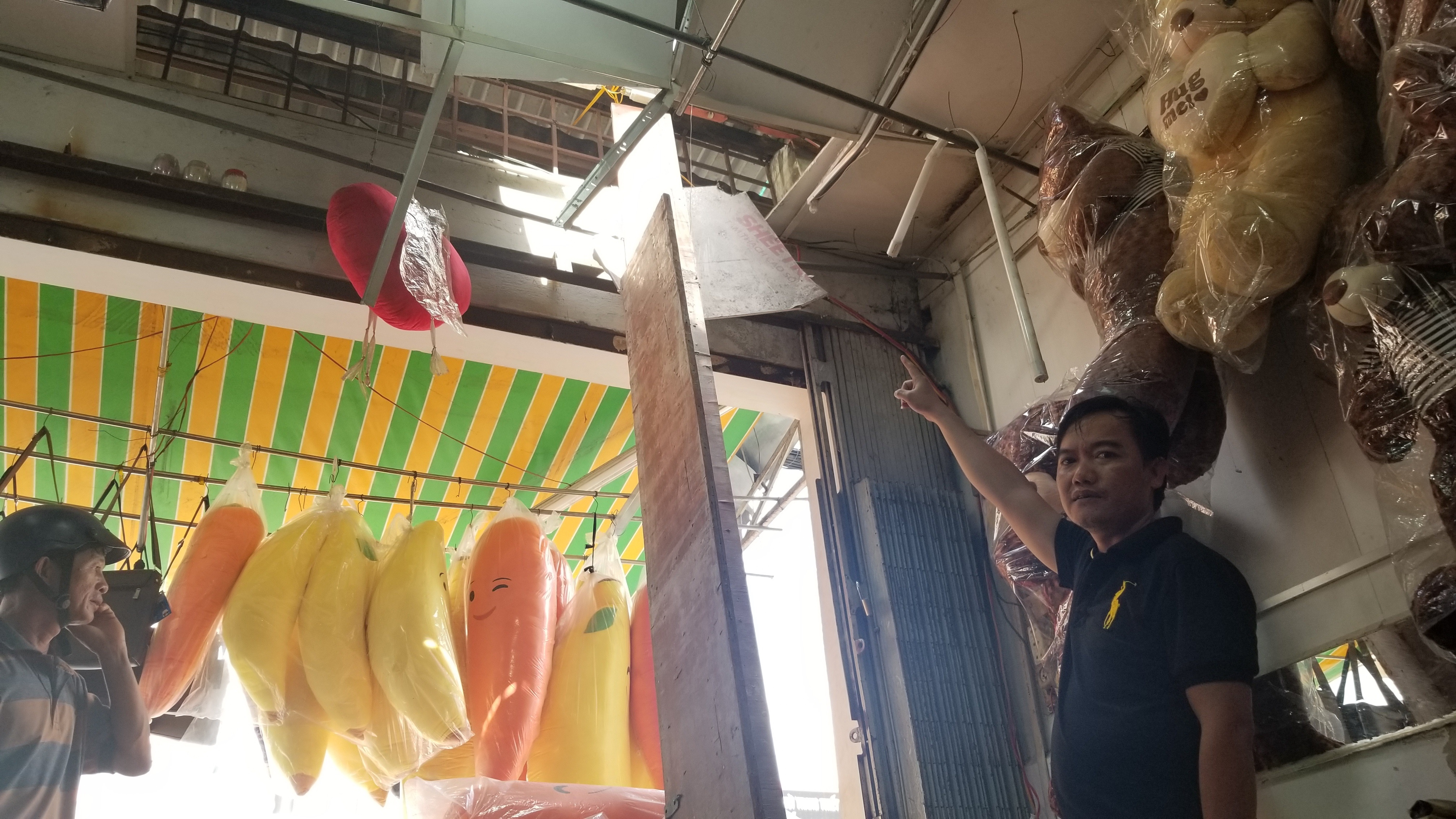 Van go roi thung mai nha dan o Sai Gon hinh anh