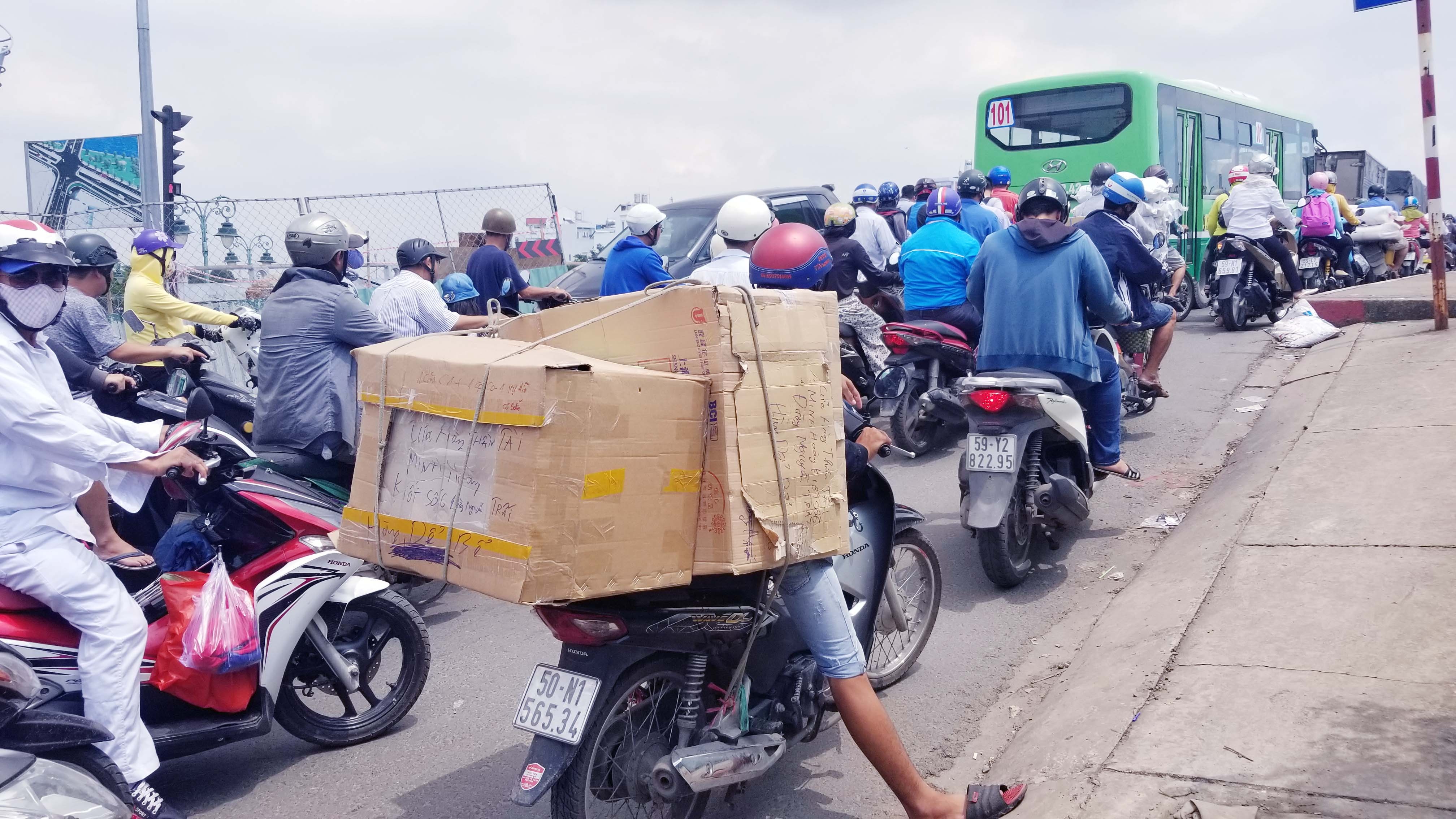 Cai tao doc cau Pham Van Chi hinh anh