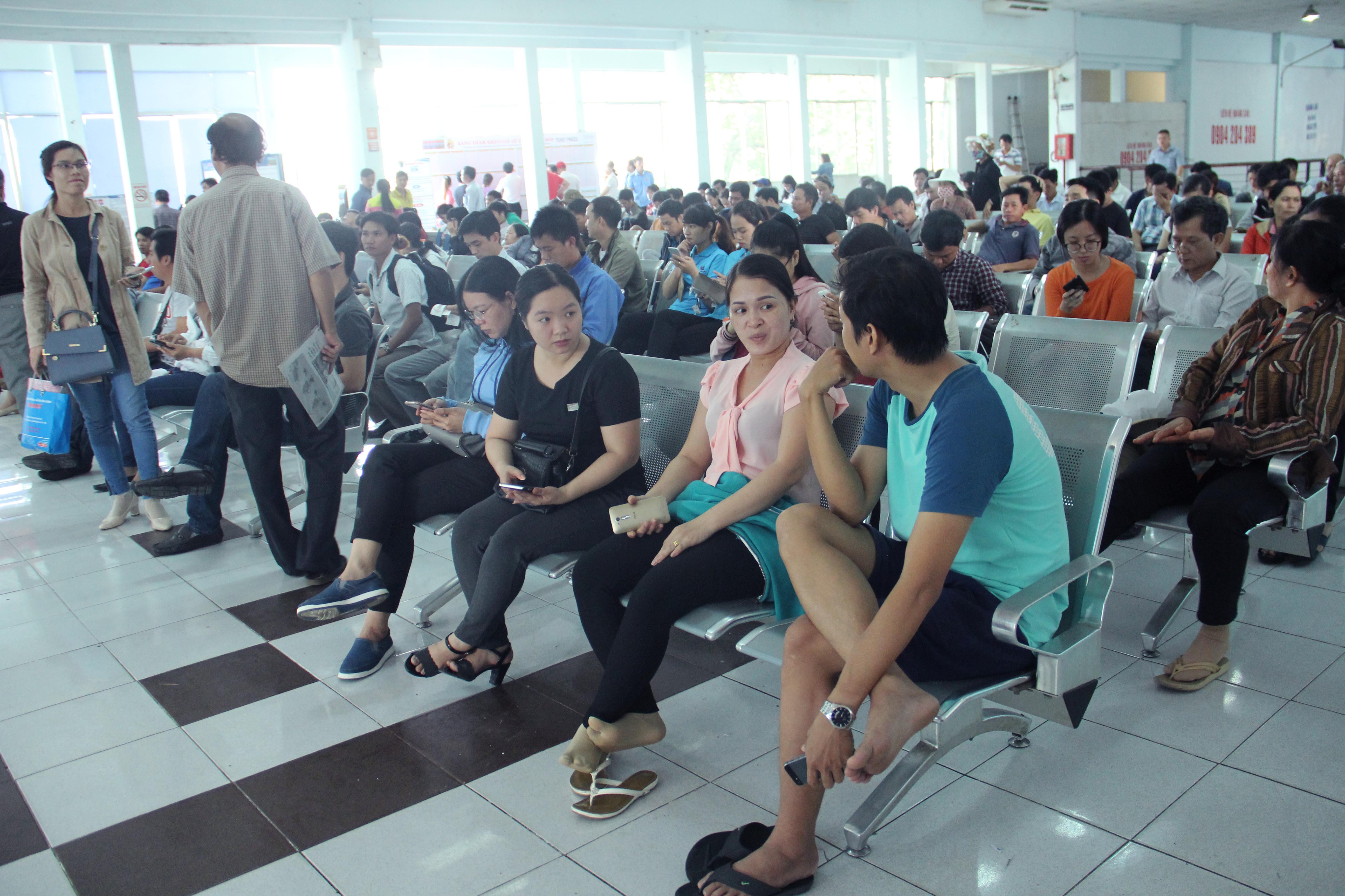 Mua ve tau Tet Nguyen dan 2019 anh 1