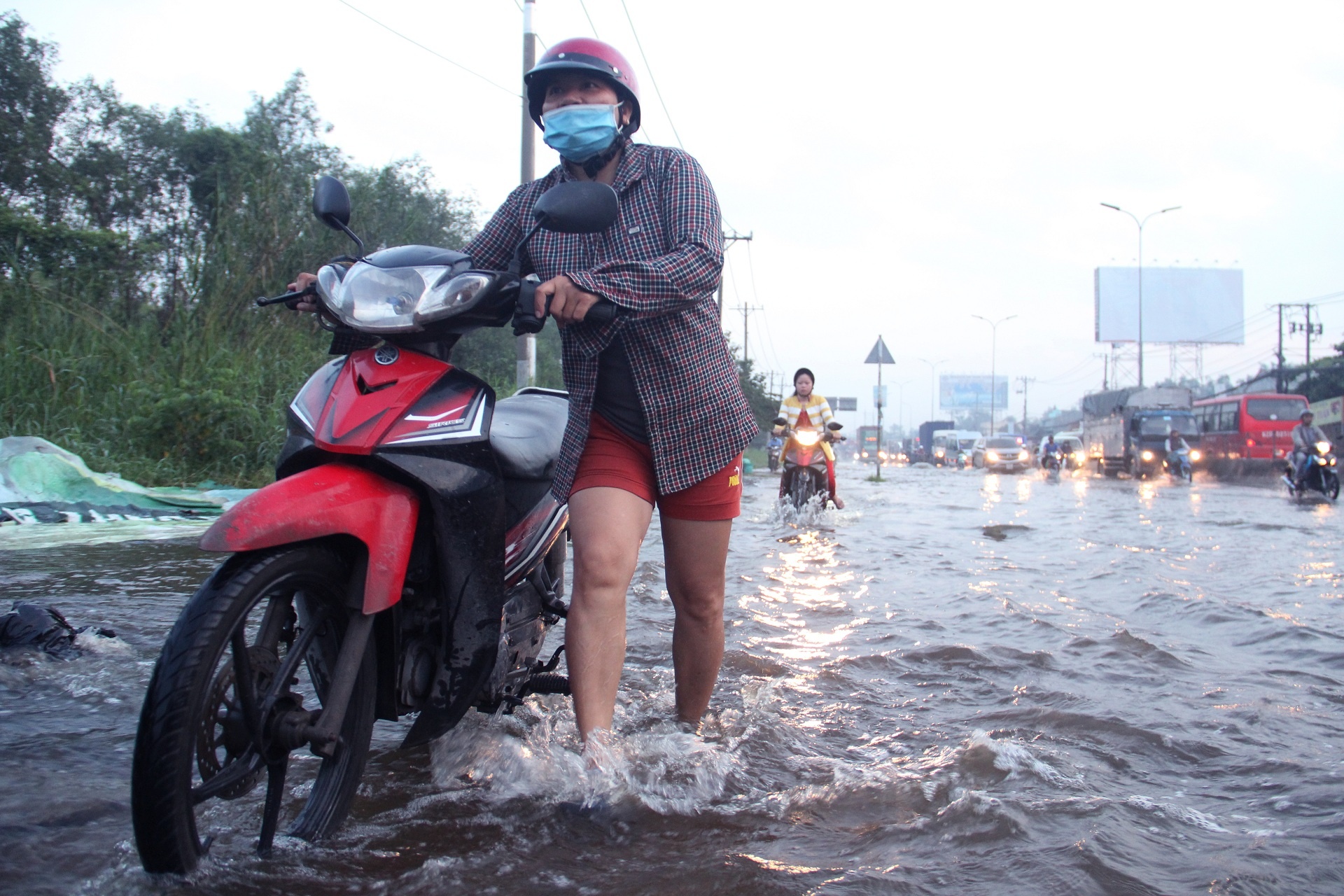 Loi bi bom di lam buoi sang o Sai Gon hinh anh