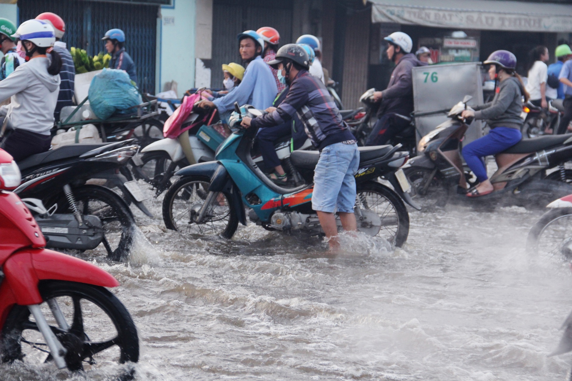 Trieu cuong ngap duong anh 4