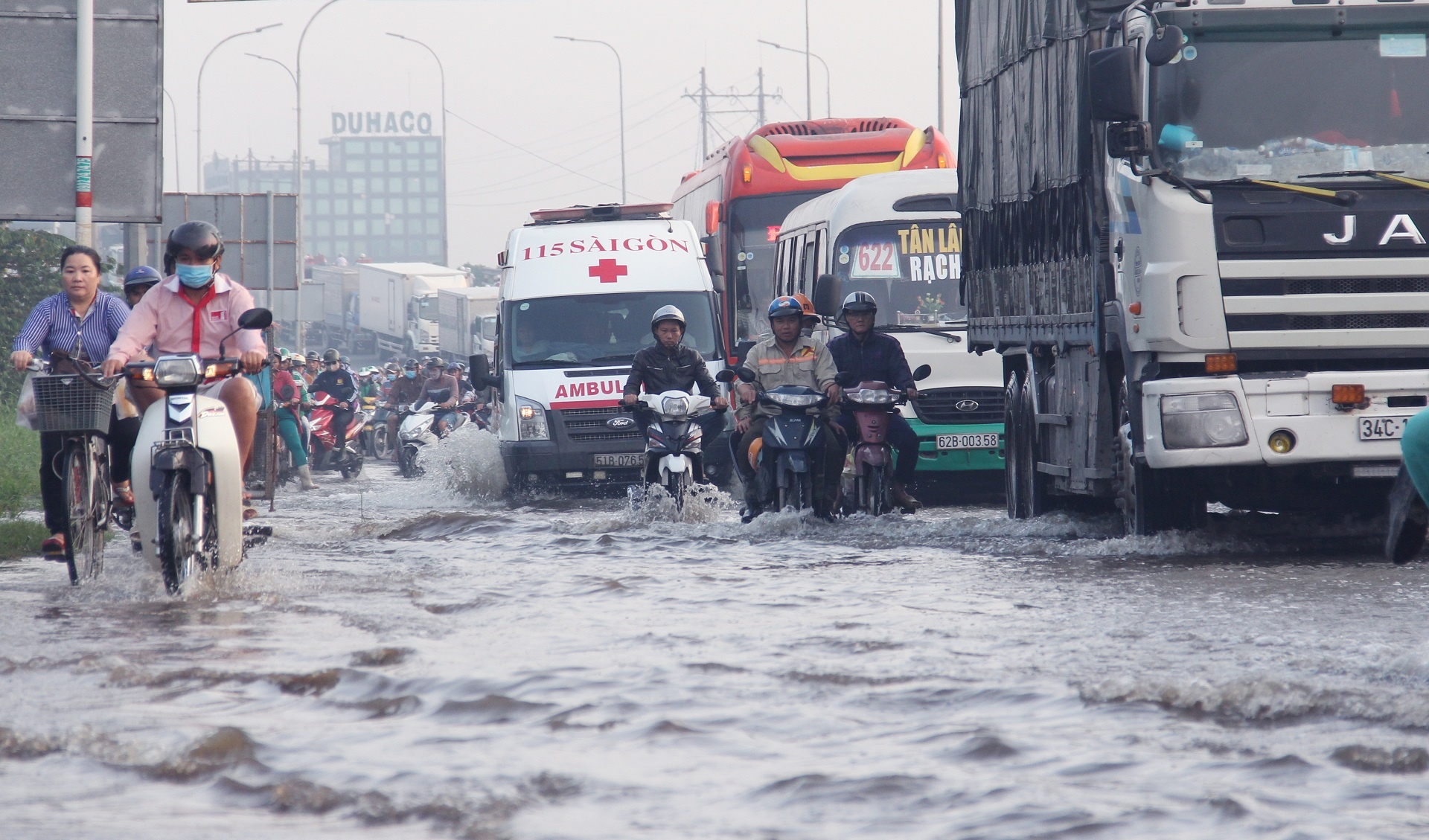 Trieu cuong ngap duong anh 1