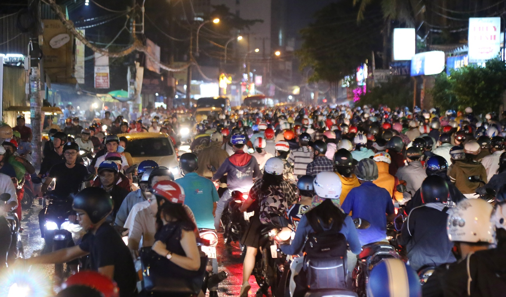 Kẹt xe sau mưa lớn ảnh 8 Ket xe sau mua lon anh 8