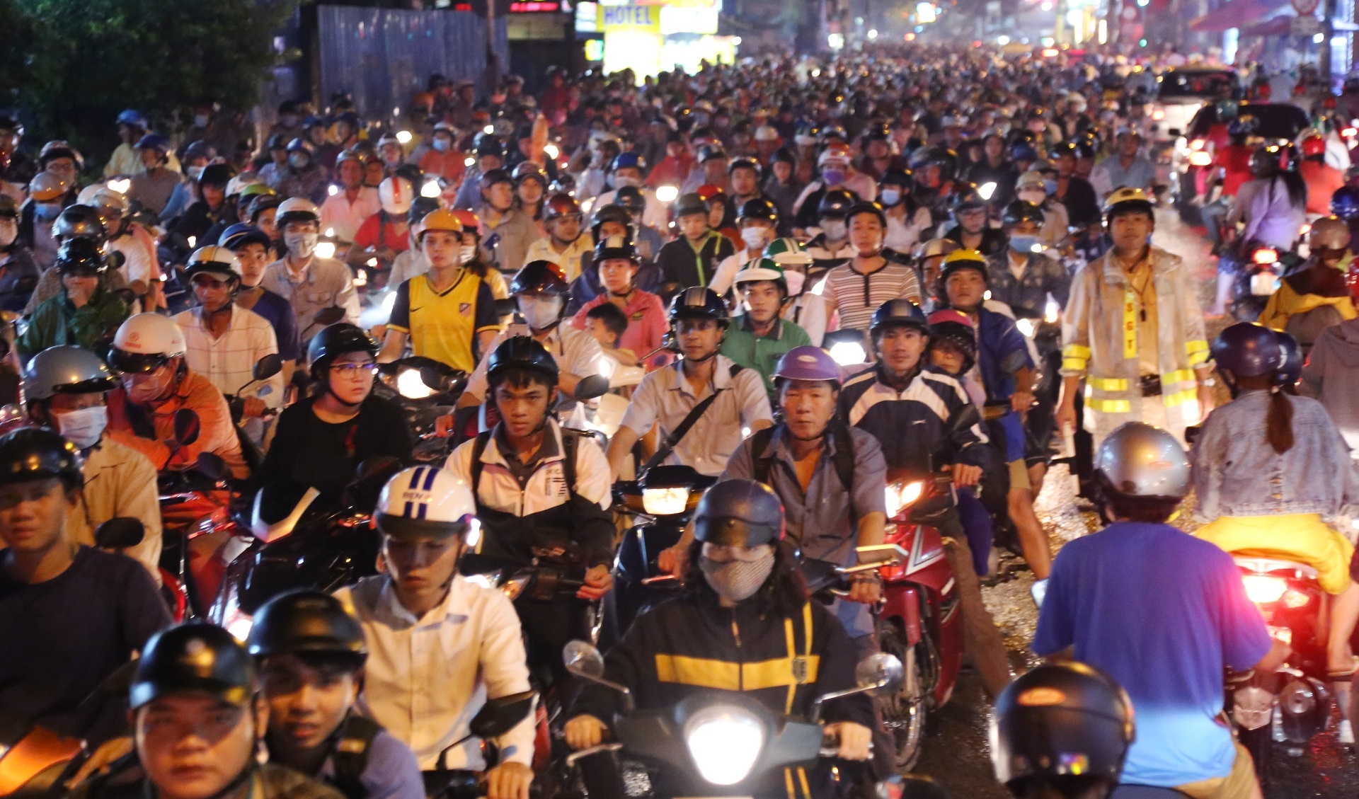 Kẹt xe sau mưa lớn ảnh 1 Ket xe sau mua lon anh 1