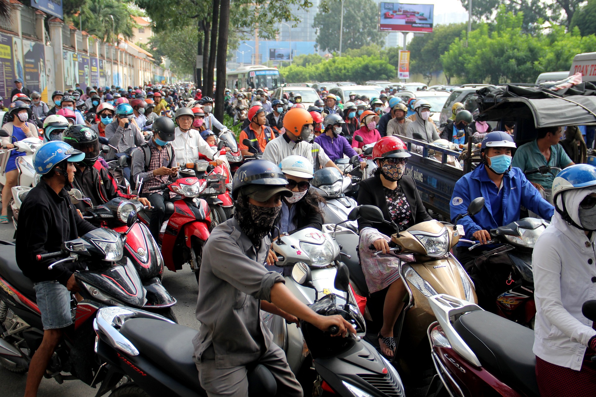 Ket xe o Sai Gon anh 1