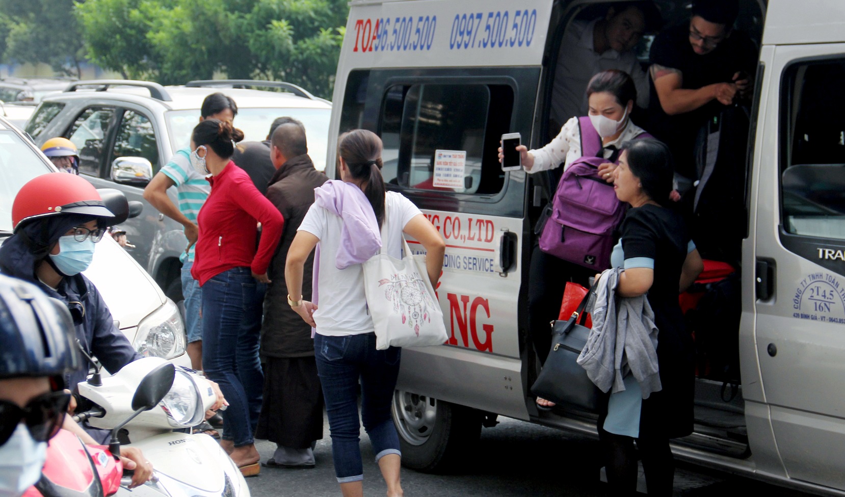 Ket xe o Sai Gon anh 3