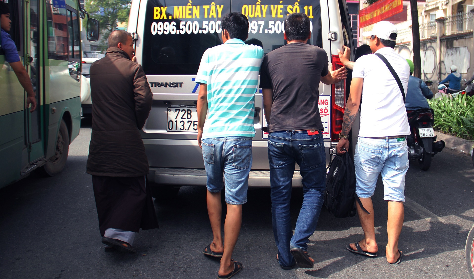 Ket xe o Sai Gon anh 7