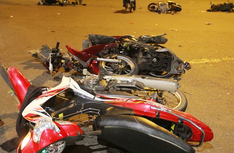 Hien truong vu nu tai xe lai BMW gay tai nan lien hoan o Sai Gon hinh anh