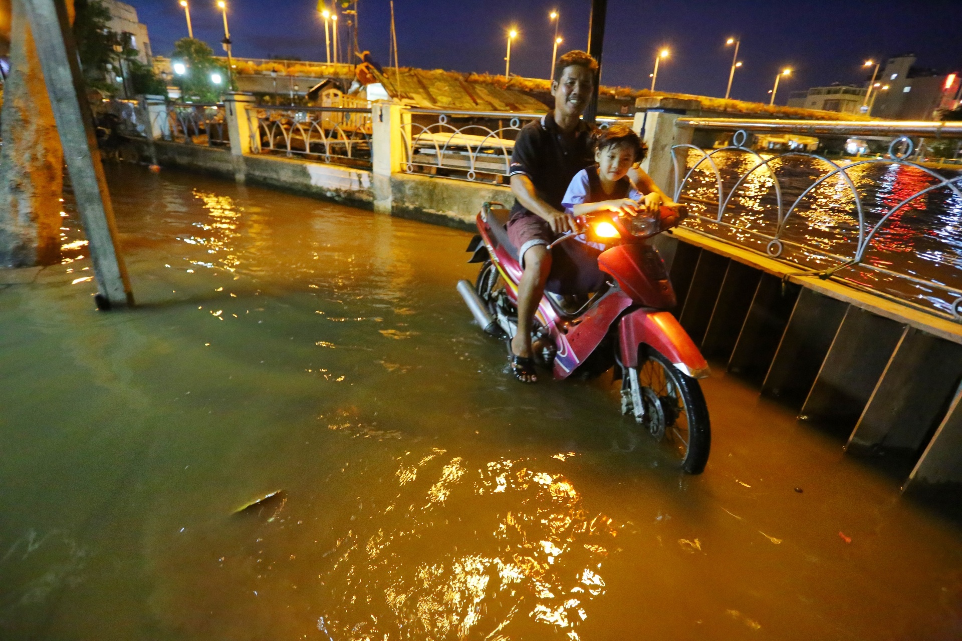 Triều cường lên đỉnh ảnh 6 Trieu cuong len dinh anh 6