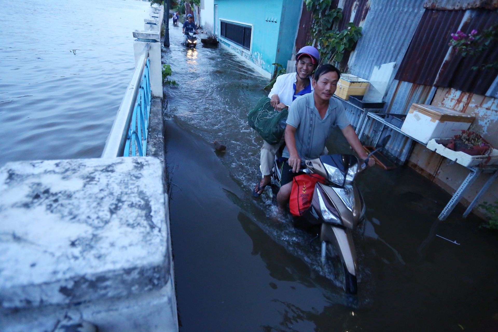 Triều cường lên đỉnh ảnh 7 Trieu cuong len dinh anh 7