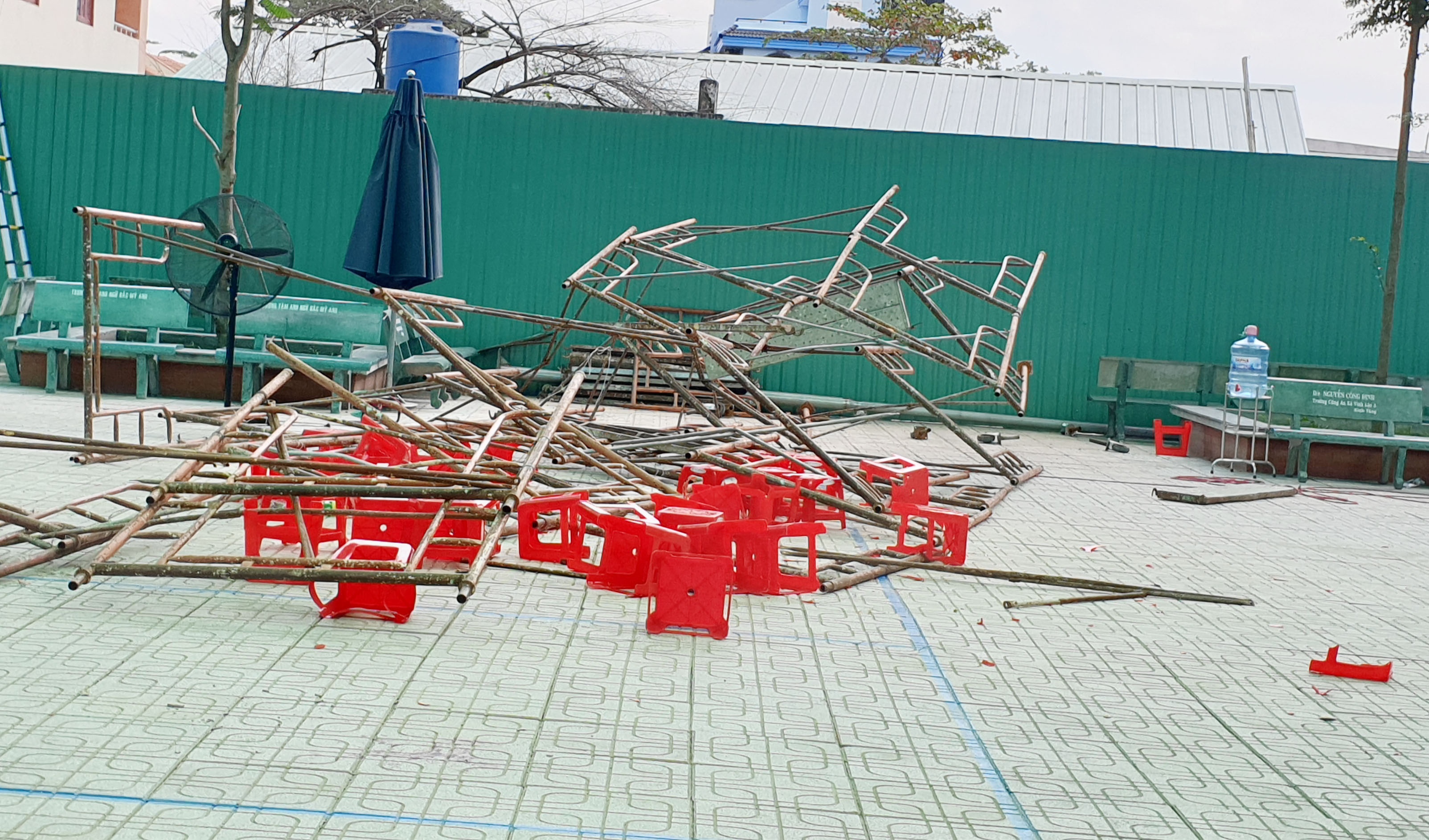 Sap gian giao phuc vu le 20/11, 25 hoc sinh bi thuong hinh anh