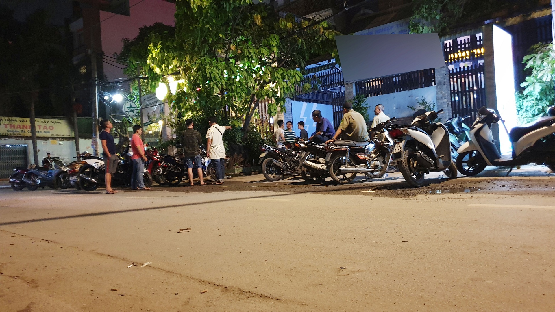 Dùng súng cướp của ảnh 1 Dung sung cuop cua anh 1