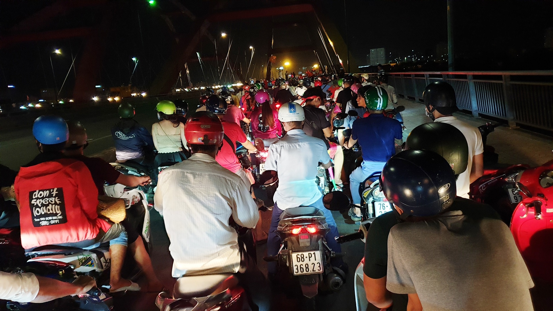 Nguoi Sai Gon di bao anh 8