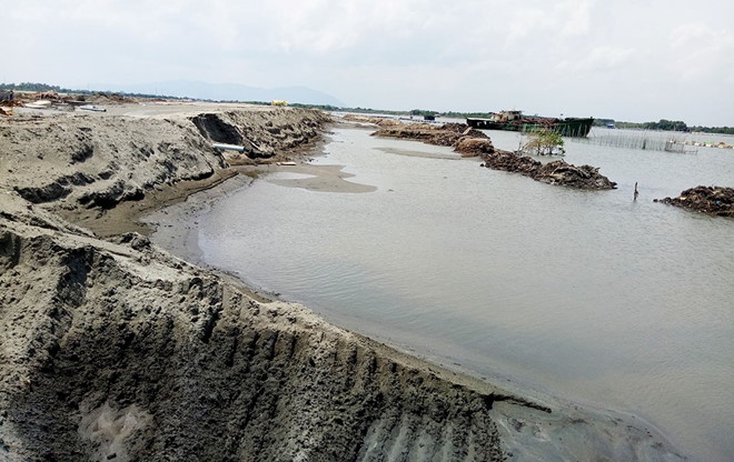 UBND huyen Long Dien noi ly do khong boi thuong khi cuong che sai hinh anh