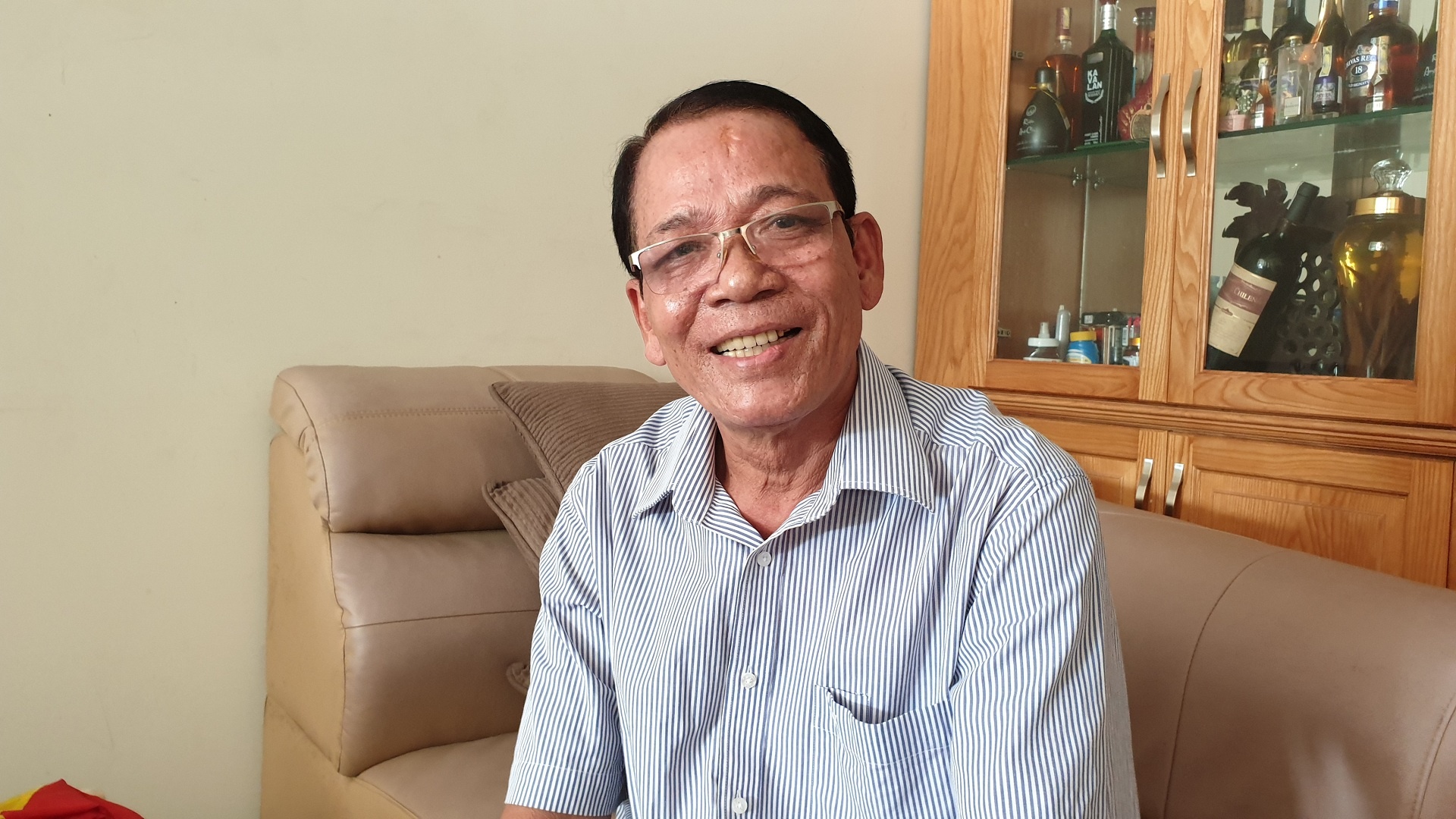 Cha cau thu Anh Duc: 'Cho chien thang tu con trai va dong doi' hinh anh